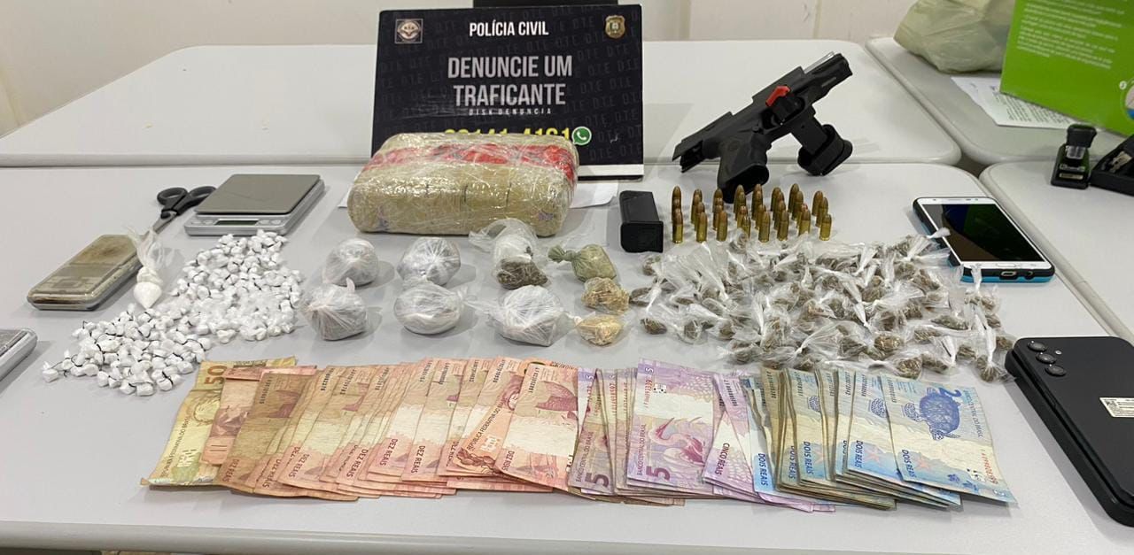 EM MACAPÁ E SANTANA, POLÍCIA CIVIL PRENDE DUAS PESSOAS EM FLAGRANTE E APREENDE ARMAS, MUNIÇÕES E DROGAS